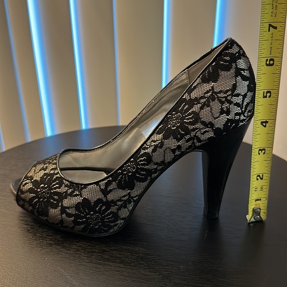 Rampage Pamela Lace Heels - Picture 5 of 6